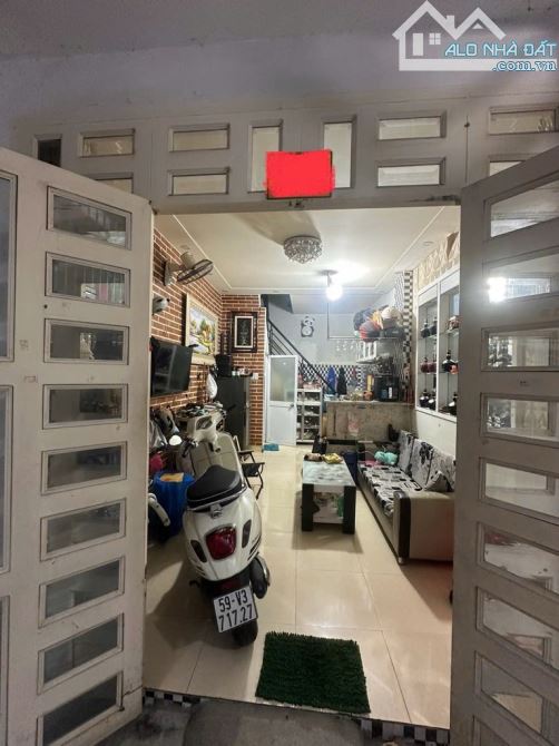 Bán nhà 2 tầng BTCT kiên cố dt 20m, Quang Trung, Phường 10, Gò Vấp, giá chỉ nhỉnh 2 tỷ TL - 1