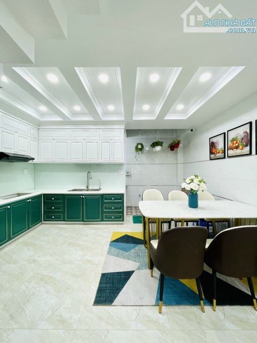 VỪA BÁN VỪA CHO- BÁN NHÀ TẶNG ĐẤT- HOÀNG HOA THÁM- DT 10X15m,( 5 tầng)- Giá 13,2 tỷ tl. - 1