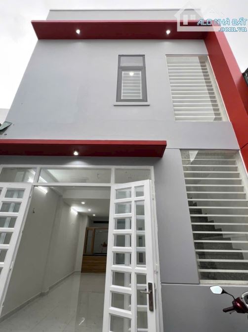 NHÀ 2 TẦNG ĐÚC 5x14 SHR GẦN CHỢ ĐẦU MỐI HÓC MÔN GIÁ 3.58 TỶ - 1