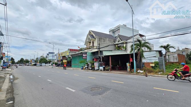 25ty800 TL 643,8m2 đất ngang 10m MT đường Lê Hồng Phong, p.Tân Đông Hiệp - 1