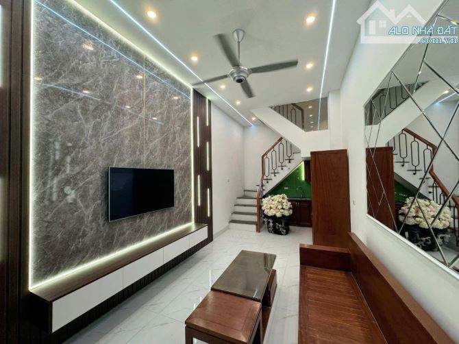 Phân lô cán bộ phố Nguyễn Tuân - TX  oto đỗ cửa - nhà đẹp ở ngay - 25m2 giá chỉ 7,3T - 1