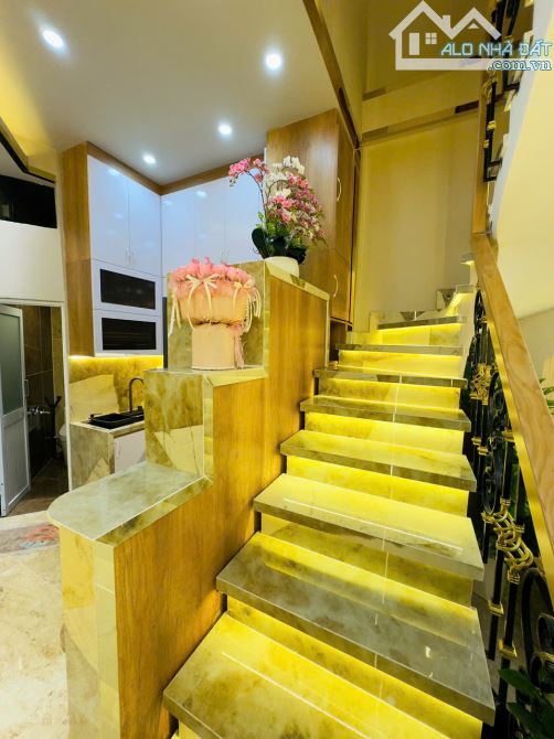 Hiếm, Góc, Nhà đẹp , Hẻm 8m Trường Chinh ,P14 Tân Bình 4x13m, 5 tầng giá chỉ 10.8 tỷ - 1