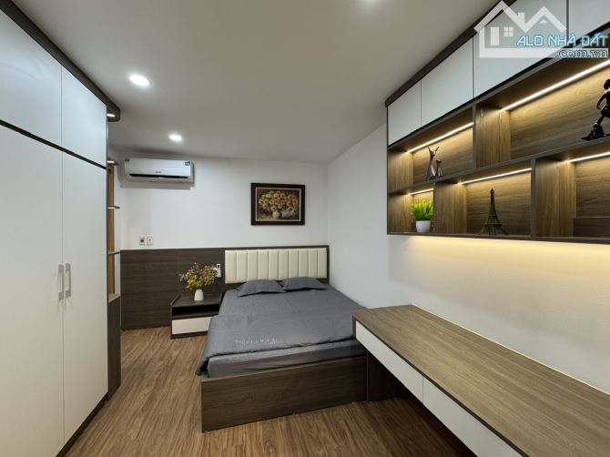 Bán căn hộ 3PN, 2WC, 100m2 tòa HH1 Dương Đình Nghệ, sẵn sổ, có thể sửa thành 3PN. Hộ khẩu - 1
