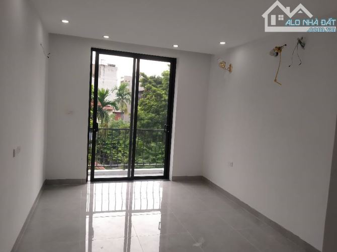 Bùi Xương Trạch .Thanh Xuân 36m 5 tầng thang máy .8.9 tỷ. Ô tô cách nhà 10m. - 1