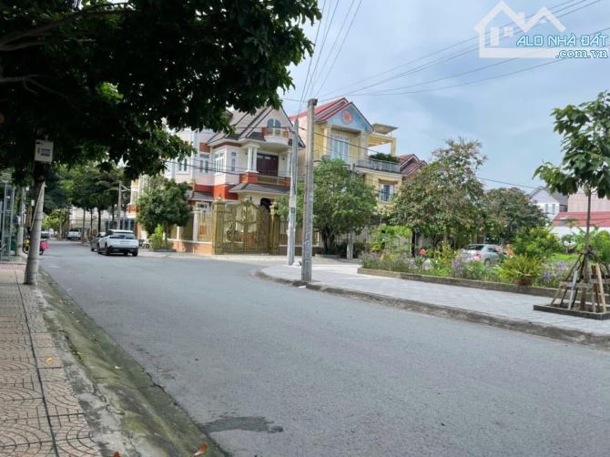 Bán Đất P. Tân Phong, Đối Diện Công Viên Khu Dân Cư Tân Phong, gần Trường THCS Tân Phong - 1