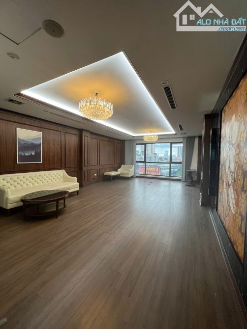 Bán tòa văn phòng mặt phố Nguyễn Xiển kinh doanh sầm uất ngày đêm dt 100 7t - 1