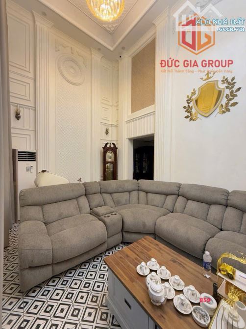 Bán tòa nhà 7 tầng gần đường Đồng Khởi, phường Tam Hiệp; sổ hồng 1400m2 sàn giá 19 tỷ - 1