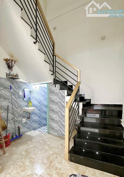 Giảm sâu 600tr nhà 2 tầng đường Võ Văn Kiệt Q1 55m2 chỉ hơn 8tỷ - 1