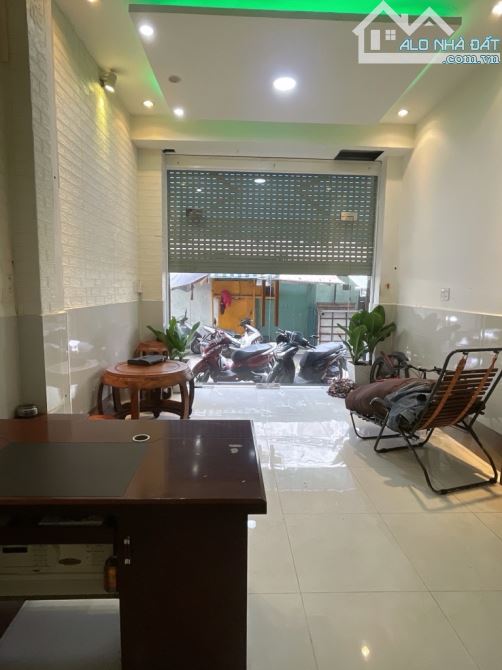 Bán Nhà BTCT TT Quận 3 ngang lớn - 1