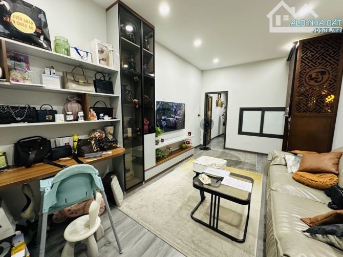 Bán tập thể Nam Thành Công - Huỳnh Thúc Kháng, sử dụng 60m2, khu vực hiếm nhà bán - 1