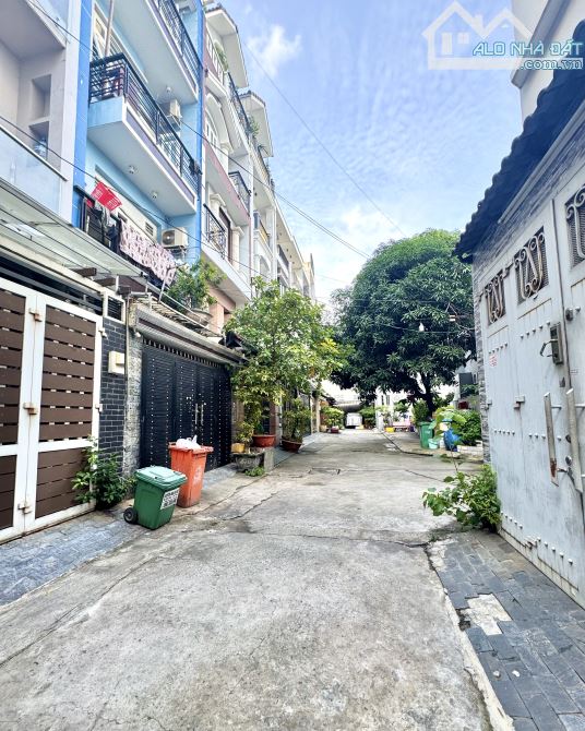 Bán CHDV CAO CẤP 3Tầng (4.4 x 13.5) - OTO VÀO NHÀ, thu nhập 24tr/th, nhỉnh 9tỷ - 1