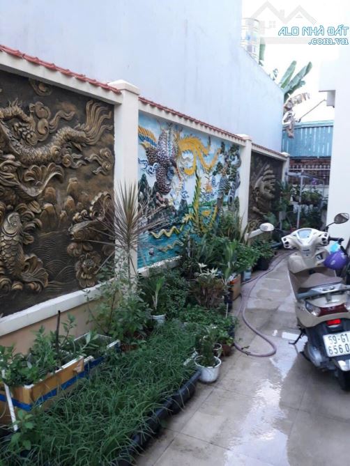 👍BIỆT THỰ J MÀ CÓ 308m(14x26m)ĐƯỜNG TRƯỚC NHÀ CHỈ CÓ 10m.MÀ GIÁ 15.9 TỶ.THỊ TRẤN.HM - 1