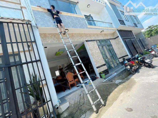 CHỦ CẦN RA  CĂN NHÀ TÂM HUYẾT HÓA AN CÓ SÂN ĐẬU XE HƠI - 1