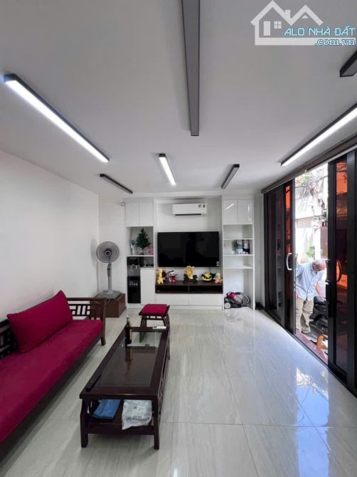Bán tòa nhà mini tại đường Nguyễn Bỉnh Khiêm Quận 1 với diện tích 30.6m2 giá chỉ 14.9 tỷ - 15