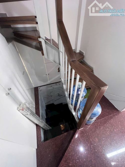 Bán tòa nhà mini tại đường Nguyễn Bỉnh Khiêm Quận 1 với diện tích 30.6m2 giá chỉ 14.9 tỷ - 16