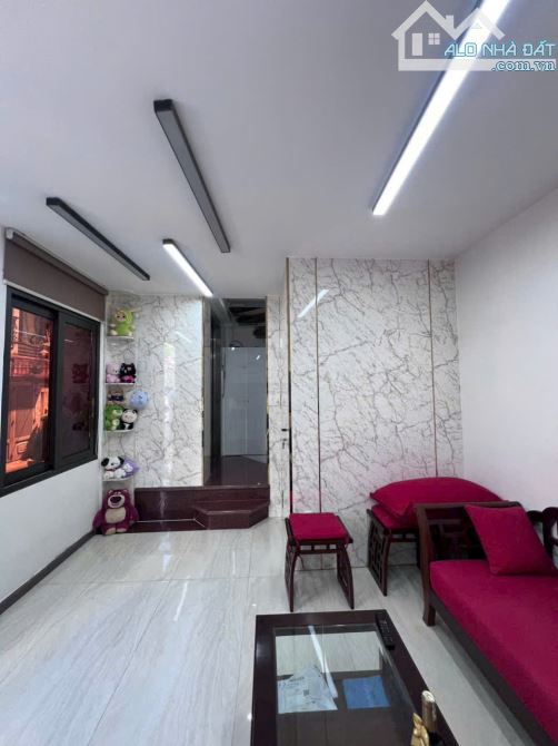 Bán tòa nhà mini tại đường Nguyễn Bỉnh Khiêm Quận 1 với diện tích 30.6m2 giá chỉ 14.9 tỷ - 18