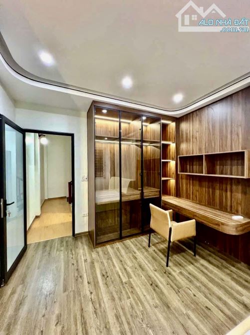 TT Cầu Giấy- 40M x 4 Tầng - MT 4.5m - Nhỉnh 8 TỶ - Ô Tô Đỗ Gần - Full Đồ. - 2