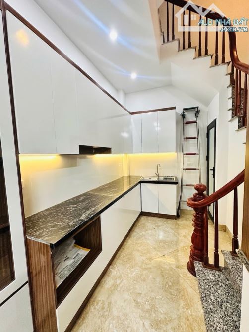 SIÊU PHẨM XUÂN ĐỈNH – 1 NHÀ RA PHỐ – 35M2x 5 TẦNG - Ô TÔ ĐÔ GẦN NHÀ – NHÀ NỞ HẬU - 2
