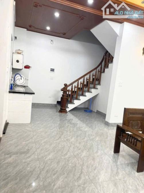Bán nhà Chu Huy Mân- Sổ 65m2 dân tự xây, Santafe đỗ cổng- Chẵn 6 tỷ - 2