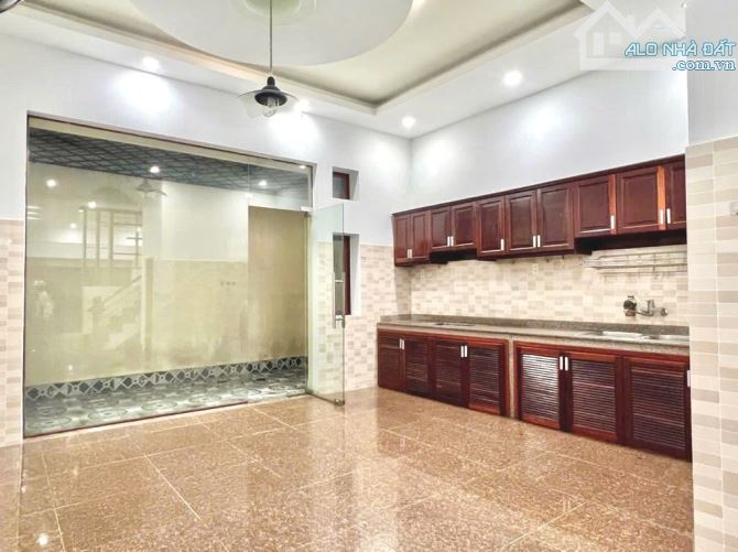 Hẻm 973, Nguyễn ảnh thủ, Q12. Nhà 4 lầu BTCT. Hẻm 7m, khu vực Vip Q12. - 2