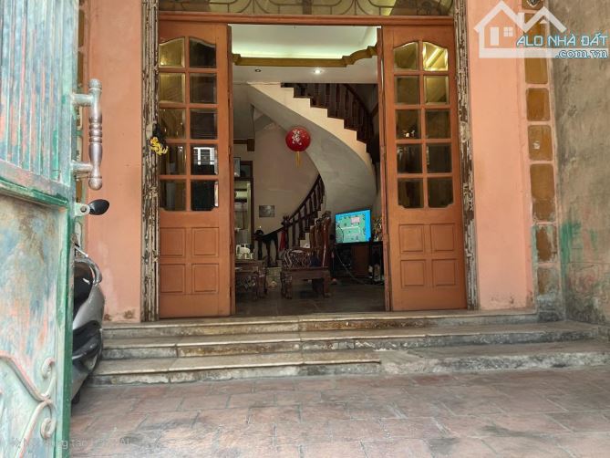 Bán đất tặng nhà 5 tầng - VIỆT HƯNG - LONG BIÊN - DT 77m - 2