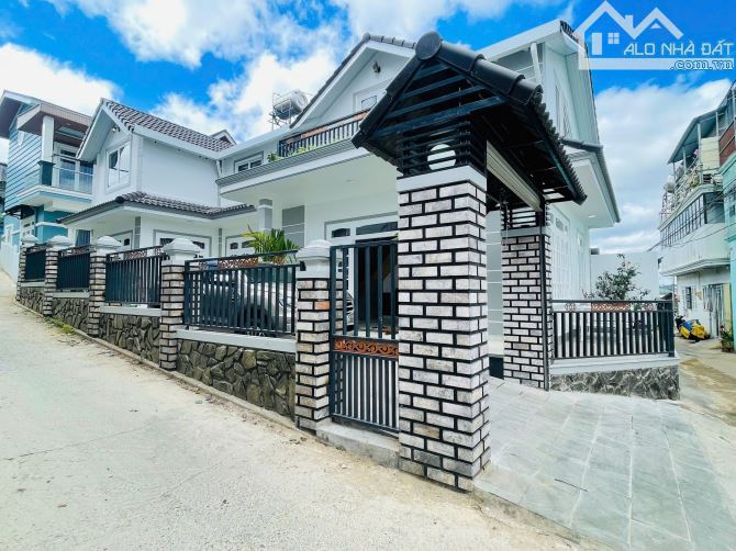 🏡  Bán Villa 3 Mặt Tiền Giá tốt Đường Nguyễn Siêu, P.7 Gần Chợ, Sân Ô Tô, Diện Tích Rộng - 2