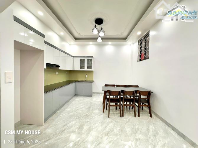 Mặt Ngõ Ngô Gia Tự - 52m2 - 5 Tỷ 180 - Ô tô đỗ cửa - 2