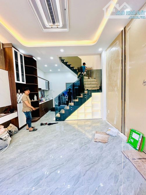 Nhà mới TT Q7 . Võ thị nhờ . Dt 4x13m 1 lầu 3pn - 2