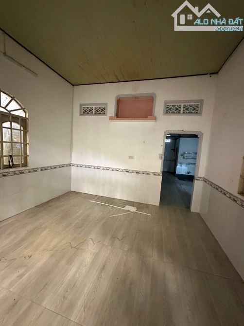Bán nhà c4 cũ ngay chùa Phi Lai p. Tấn Tiến cũ 74m2 giá 2 tỷ hơn - 2