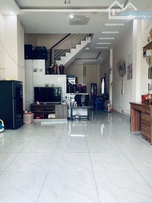 CƠ HỘI VÀNG! CHO NHÀ ĐẦU TƯ THÔNG MINH. *BÁN NHÀ 3 TẦNG MẶT TIỀN VỪA Ở VỪA CÓ DÒNG TIỀN 20 - 2