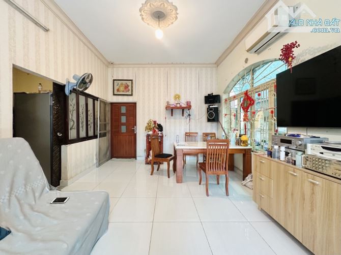 BIỆT THỰ SÂN VƯỜN GÒ VẤP - DT KHỦNG - DT 300M - 10.5Mx28.5M FULLTHỔ - LÊ ĐỨC THỌ - 21.5 TỶ - 2