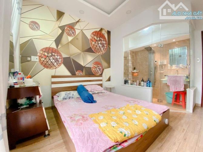 Ở NGAY! Bán Nhà Đẹp 3 Tầng Xe Hơi Thông Đặng Văn Ngữ, 64m2, 9.5 Tỷ - 2