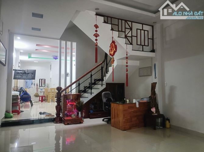 Bán nhà MP Nguyễn Khang, Thanh Khê , dt 85m2, 3t, mt 5m. Giá 5.8 ty - 2