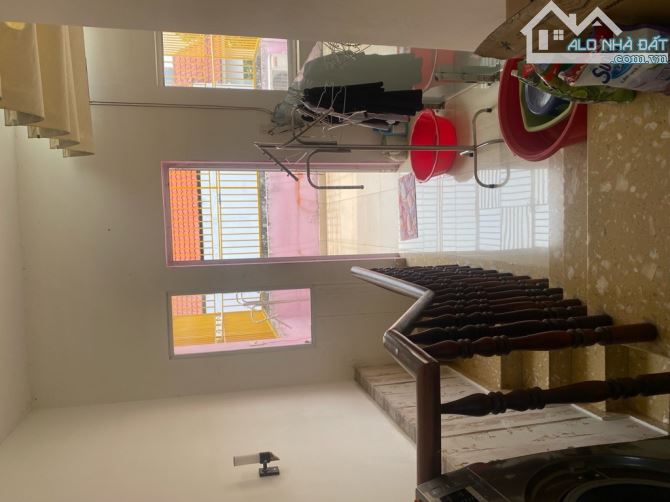 NHÀ 4 LẦU XE HƠI NGỦ TRONG NHÀ - NGUYỄN VĂN LINH BÌNH THUẬN QUẬN 7-DT: 4.5*20m- 14 tỷ - 2