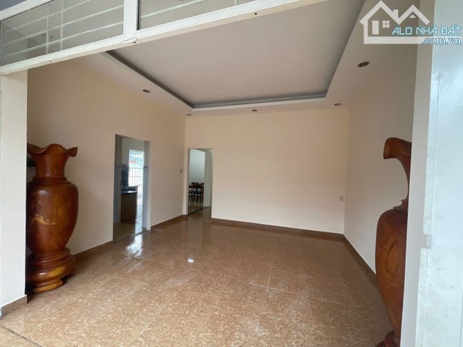 CẦN TIỀN XÂY NHÀ BÁN GẤP CĂN 2 MẶT TIỀN 8.5x11m NHÀ PHỐ DĨ AN, ĐANG CHO THUÊ DÒNG TIỀN - 2