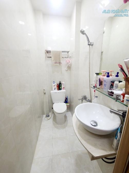 Bán nhà 4 tầng, dt 22m ngang 3.5m, Núi Thành, Phường 13, Tân Bình, giá nhỉnh 3 tỷ - 2