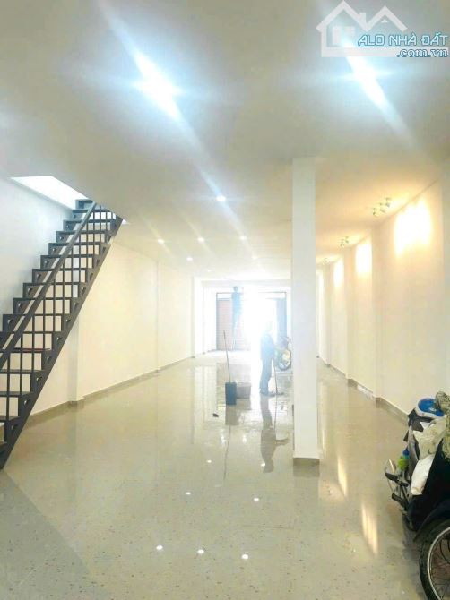 MẶT TIỀN NGUYỄN VĂN CÔNG -P3 , 5.3m x 24m ,1 LẦU ,8P , GIÁ CHỈ : 16.5 TỶ - 2