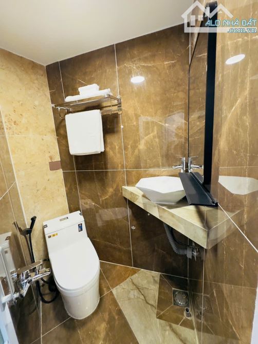 Hiếm, Góc, Nhà đẹp , Hẻm 8m Trường Chinh ,P14 Tân Bình 4x13m, 5 tầng giá chỉ 10.8 tỷ - 2