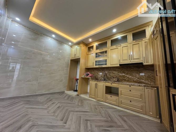 Bán nhà Ngô Thì Sỹ- Vạn Phúc ,41m2, 6 Tầng , Thang Máy, Kinh doanh - Oto vào nhà chỉ 12 tỷ - 2