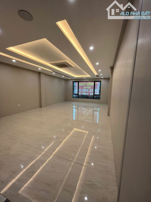 Bán tòa văn phòng mặt phố Nguyễn Xiển kinh doanh sầm uất ngày đêm dt 100 7t - 2