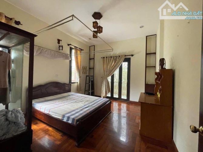 🔥🔥🔥🔥🔥Cho thuê biệt thự 2 mặt tiền đường PHAN VĂN TRƯỜNG VỸ DẠ TP HUẾ 300m2 - 2