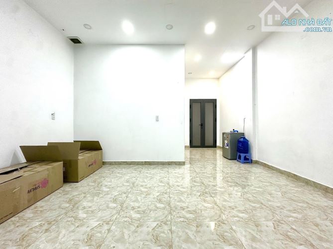 Giảm sâu 600tr nhà 2 tầng đường Võ Văn Kiệt Q1 55m2 chỉ hơn 8tỷ - 2
