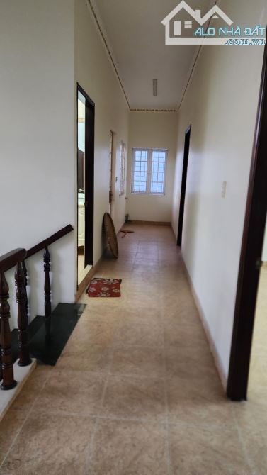 👍BIỆT THỰ J MÀ CÓ 308m(14x26m)ĐƯỜNG TRƯỚC NHÀ CHỈ CÓ 10m.MÀ GIÁ 15.9 TỶ.THỊ TRẤN.HM - 2
