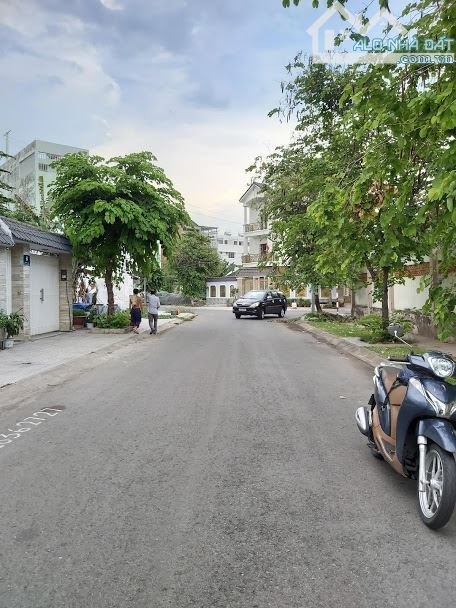 Bán đất biệt thự mặt đường Phạm Hy Lượng gần chợ TM. Lợi nền S6 (175m2) 130 tr/m2 - 2