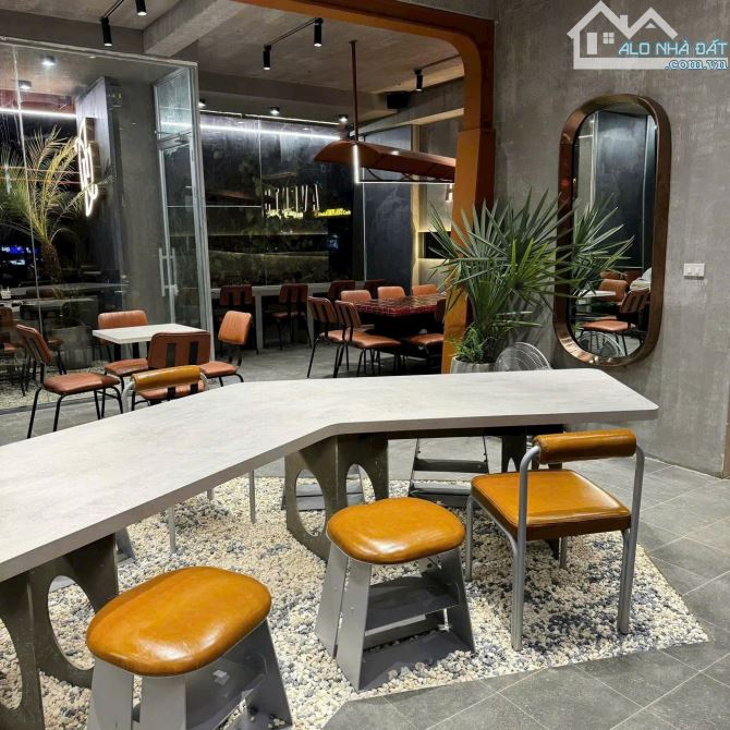 Vị Trí Kim Cương - Mặt Phố Mới - Hoàng Quốc Việt – Lô Góc, 150m2, Mặt Tiền 25m - 4 Tầng - 3
