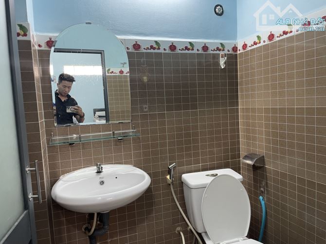 NHÀ NGUYỄN KIỆM P9 PN HẺM NHỰA XE TẢI .DT 70 M2 .NHỈNH 8 TỶ - 3