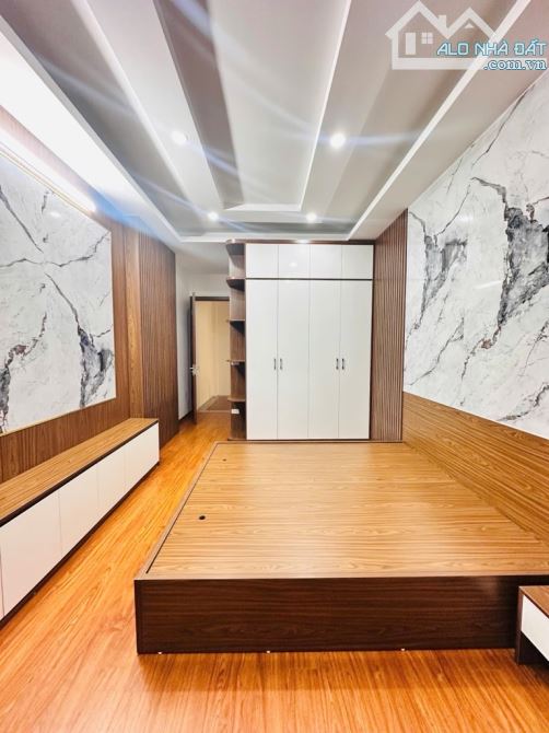 SIÊU PHẨM XUÂN ĐỈNH – 1 NHÀ RA PHỐ – 35M2x 5 TẦNG - Ô TÔ ĐÔ GẦN NHÀ – NHÀ NỞ HẬU - 3