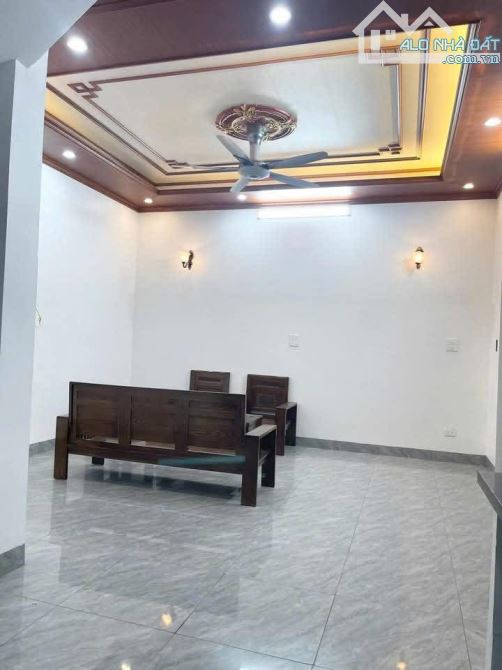 Bán nhà Chu Huy Mân- Sổ 65m2 dân tự xây, Santafe đỗ cổng- Chẵn 6 tỷ - 3