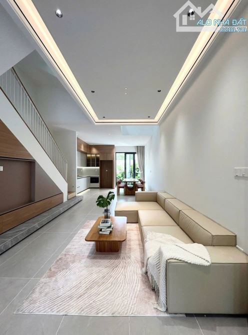 Bán Nhà 1 Trệt 2 Lầu Mặt Tiền Đường Nguyễn Thị Minh Khai 80M2 (5x16) - Giá: 12.5Tỷ - 3