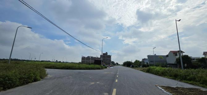 HIẾM X2 THÁI BÌNH ĐÔNG ANH ĐẤU GIÁ VỈA HÈ ÔTÔ TRÁNH KD SÁT Đ TỨ LIÊN GIÁ TRỊ BỀN VỮNG - 3
